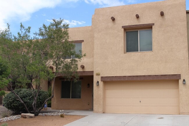 Photo - 1829 Cortina Loop SE