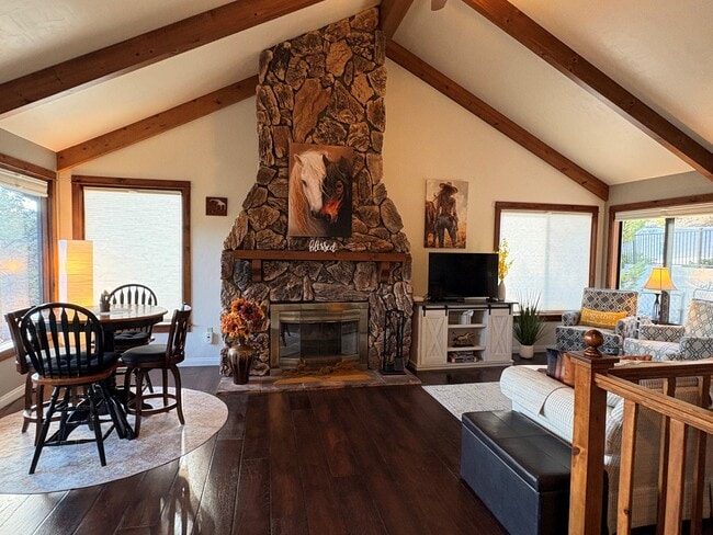 499 Karen Dr