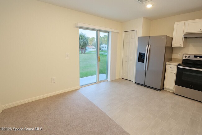 Photo - 511 Trumpet St SW