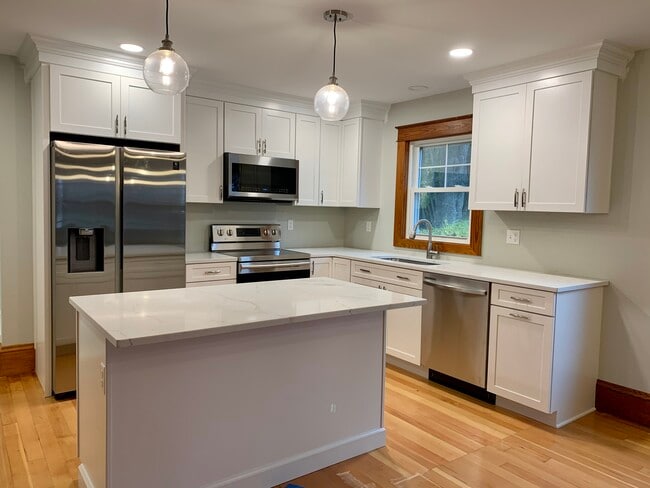 Kitchen - 331 Elm St Unit 2