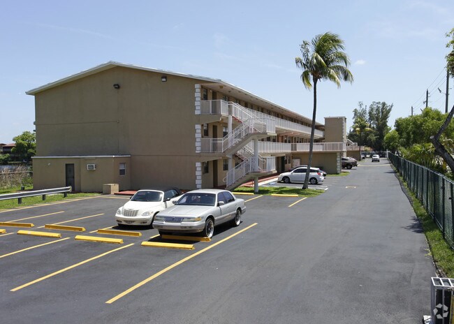 Photo - Silverado Apartments