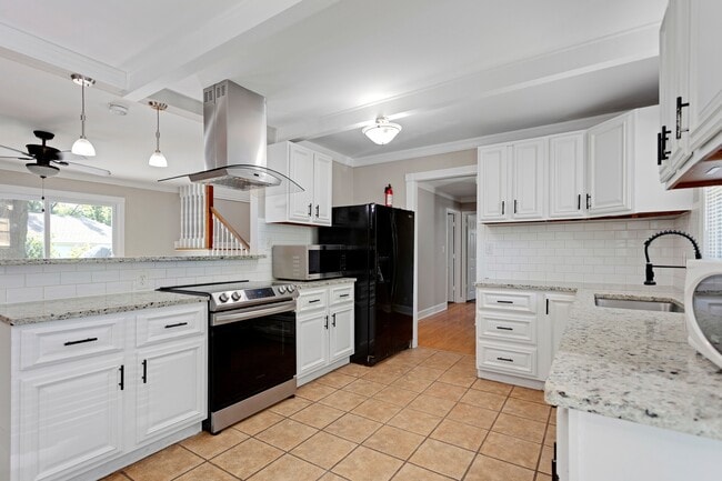 Photo - 8416 State Line Rd Unit House For Rent