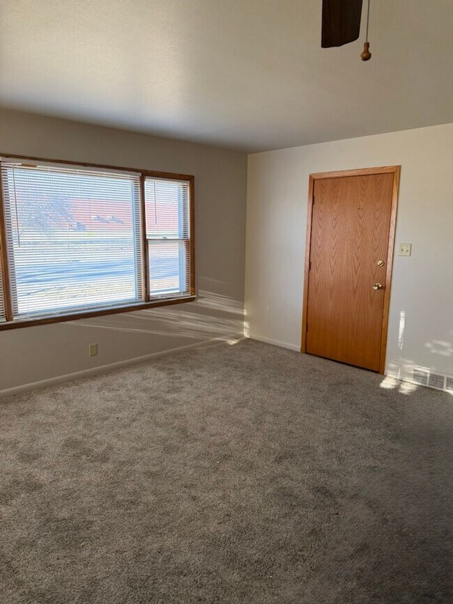 Photo - Kraehnke Florist Holdings LLC Unit 6701 W Florist Ave Lower