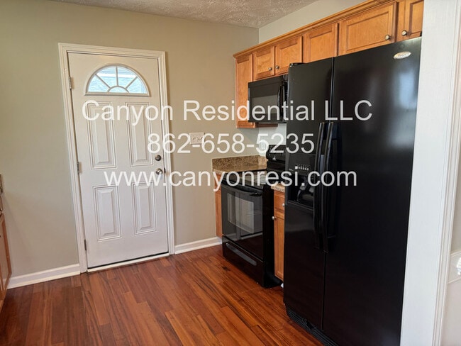 Photo - 5629 Thackeray Dr