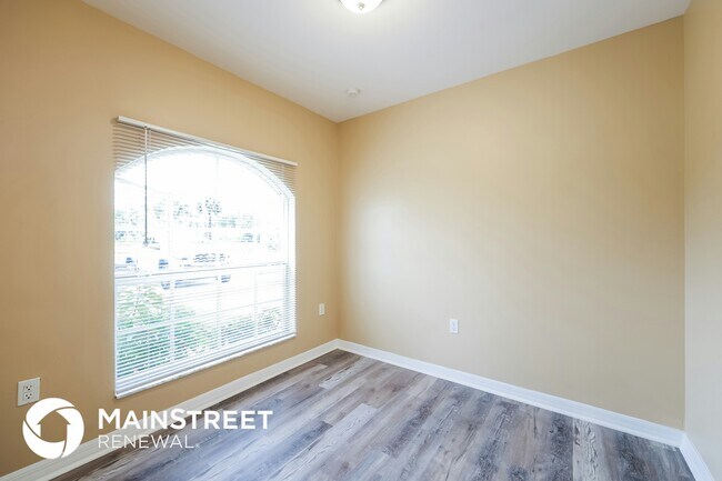 Photo - 3016 25th St W