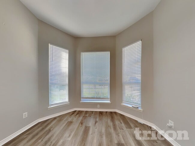 Photo - 10834 Golden Sunshine Dr