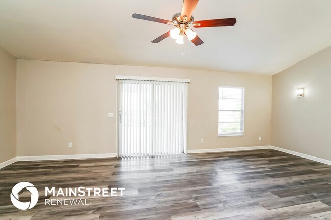 Photo - 124 NE 7th Ave