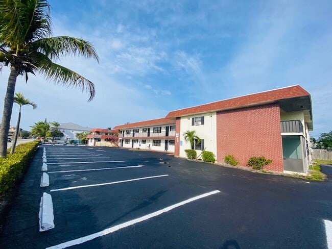 Photo - 928 S Federal Hwy