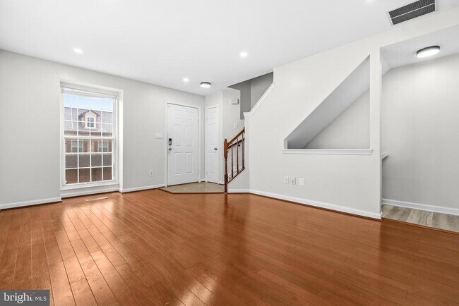 Photo - 6109 Beddingfield Ct