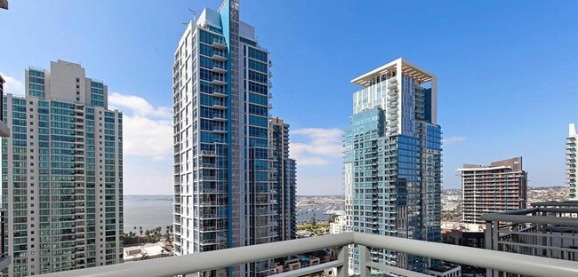 Views to the west from the balcony and front master bedroom - 1240 India St Unidad 1906 Rental
