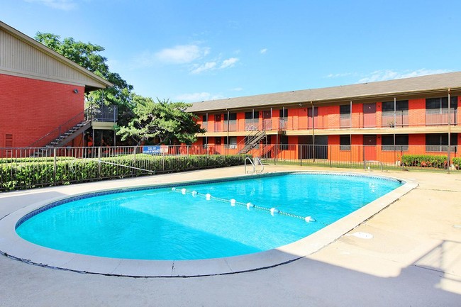 Metro @ 1515 - Metro @ 1515 Apartments