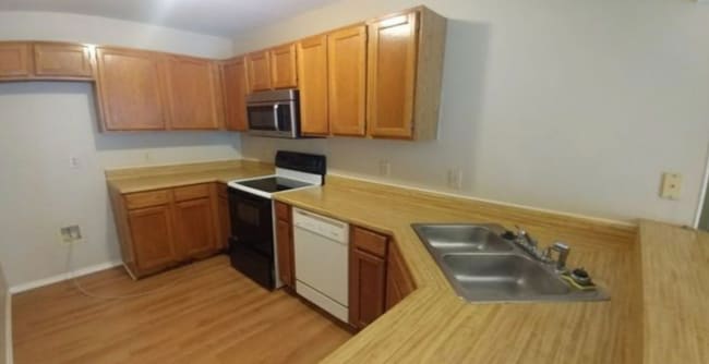 Photo - 722 Meadow Gate