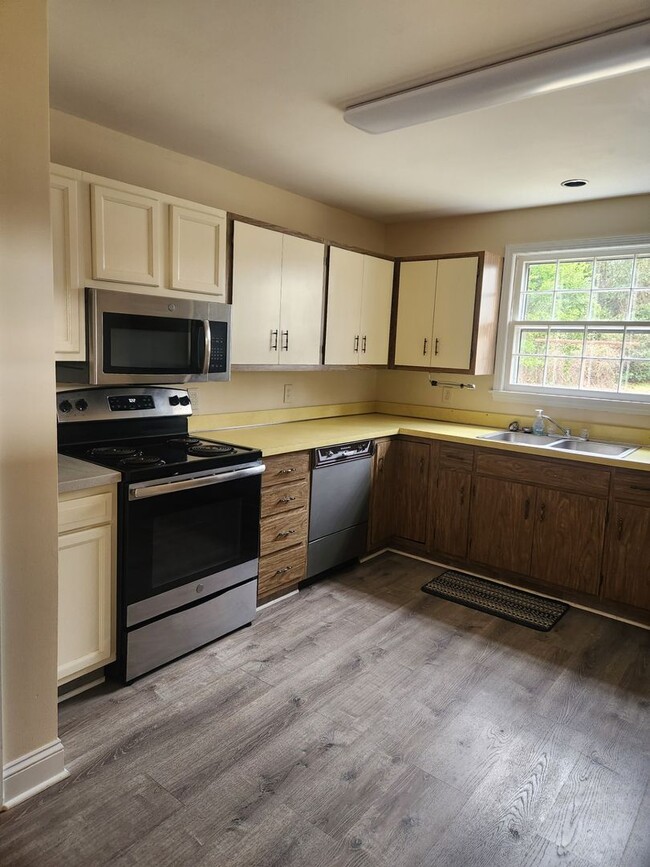 Photo - Charming 2 Bedroom 1 Bath