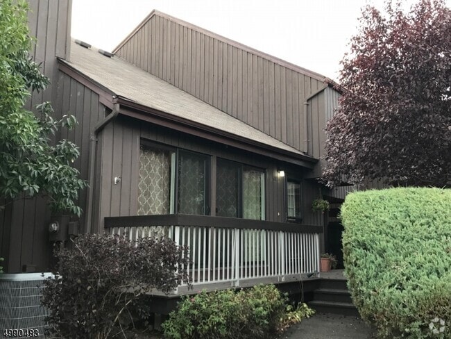 Building Photo - 2814 Bloomingdale Dr Rental