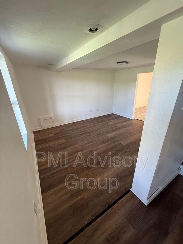Photo - 1409 NE Sardou Ave