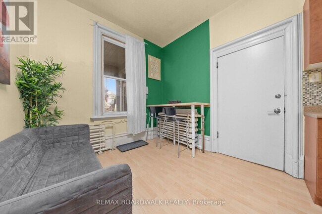 Photo - 155 Stewart St Unit 2