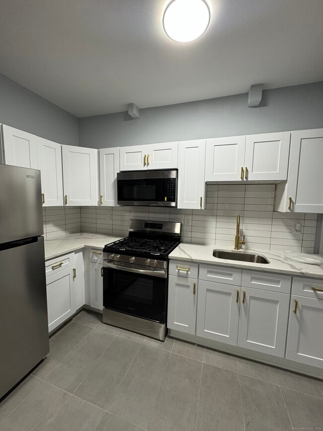 Building Photo - 97 Cedar St Unit 2 Rental