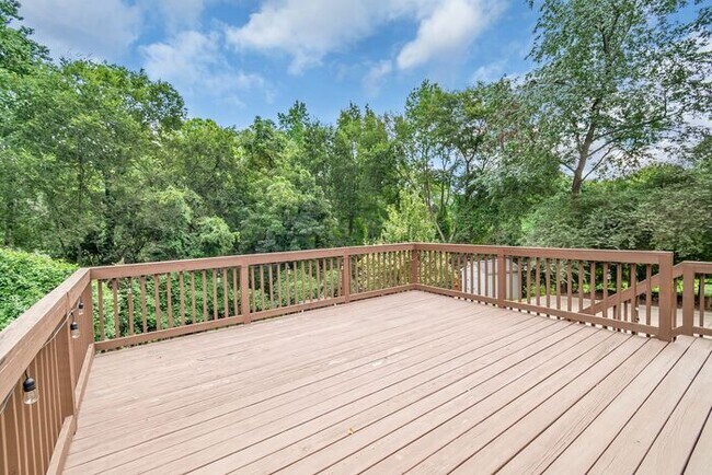 Space. Privacy. Possibility. — Your 3BR/3BA, 3 car garage, 1.43-Acre Charlotte Retreat Awaits!