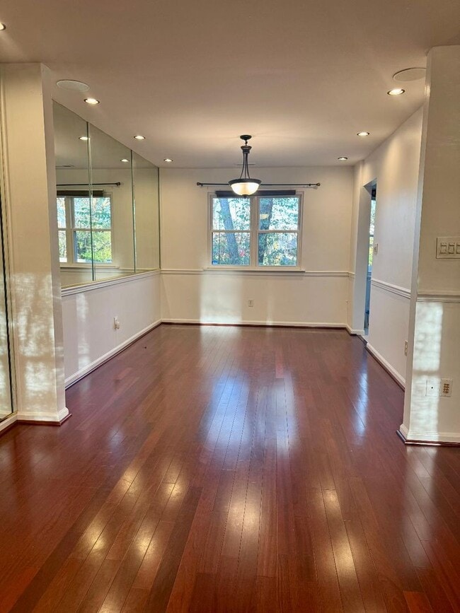 Photo - Nice 4 Bedroom 2.5 Bath home.