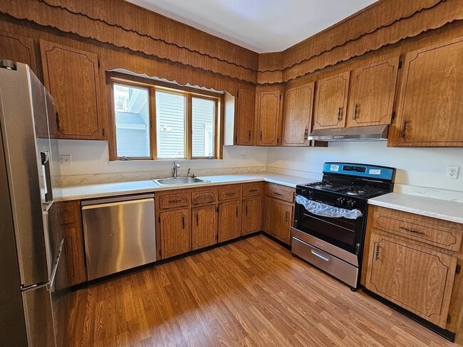 Building Photo - 40 Spring Garden St Rental