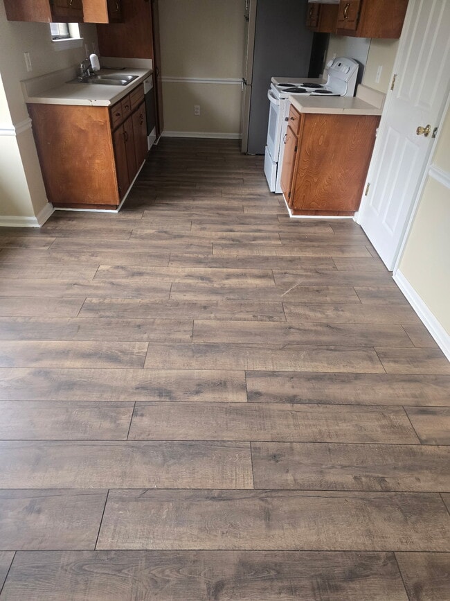 Photo - 137 Laredo Cir