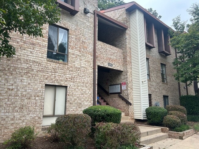 Building Photo - 2 Bd 2 Bath Condo in Shadowood Ready for M...