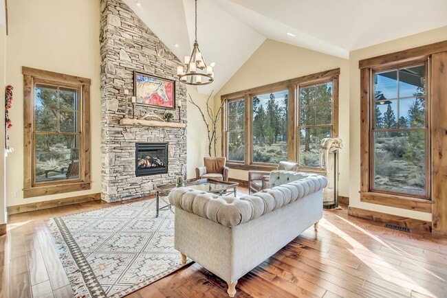 Photo - Rare Tumalo Retreat on 10 Acres with Barn!