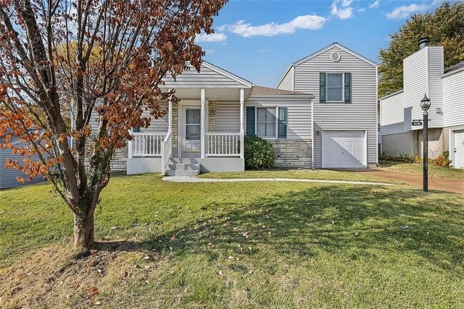 Photo - Large 4BR / 2BA Home with Granite Kitchen, Deck & Fenced Yard Lifestyle-Oriented