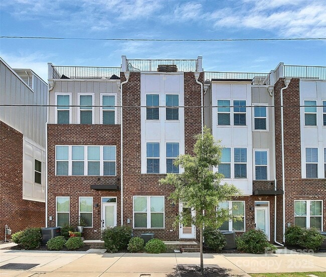 Building Photo - 256 Parkwood Ave Rental