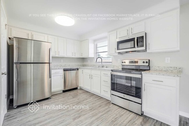 Photo - 8127 Kenwood Dr N
