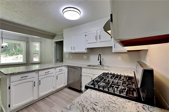 Photo - 9880 Lake Forest Way