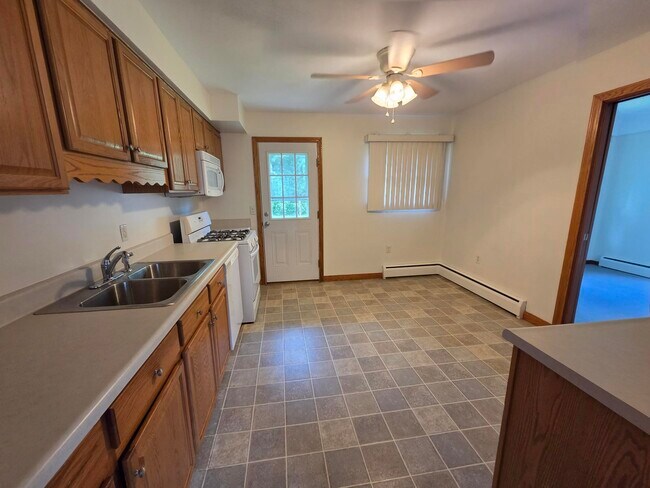 Photo - 208 Fischer Dr