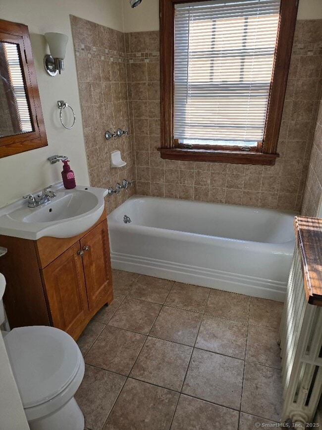 Photo - 39 Starview Ave Unit 2nd floor