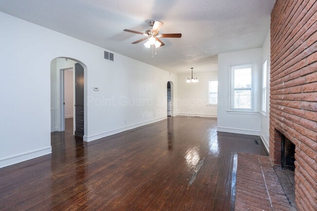 Building Photo - 102 W Zimmerly St