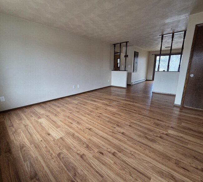 Photo - 1140-1142 W Weiland Ln