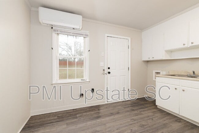 Photo - 101a Looneybrook Dr