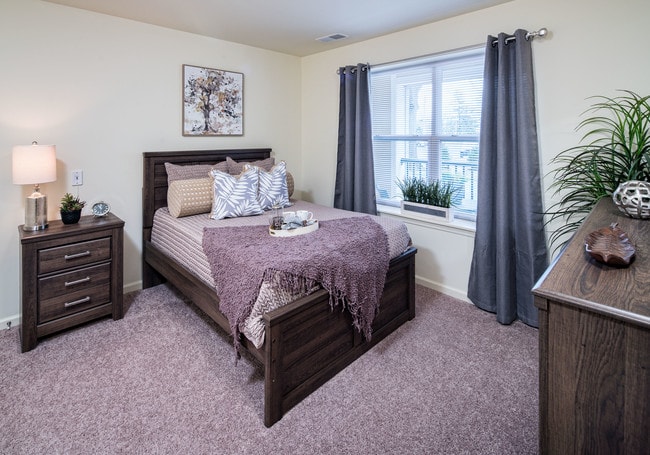 Heritage Village at Oakhurst (55+)