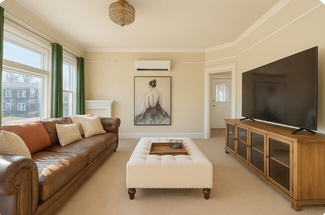 Building Photo - 502 NE 29th Ave