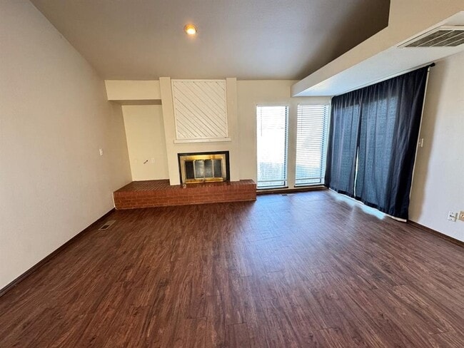 Photo - 2703 Shoreridge Ave
