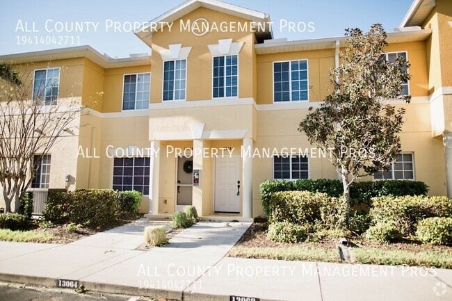 Building Photo - Quiet Peaceful townhome, Bright and Sunny ...