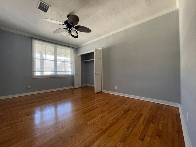 Photo - St Charles Ave 1BR with OFF STREET parking... Unit 303