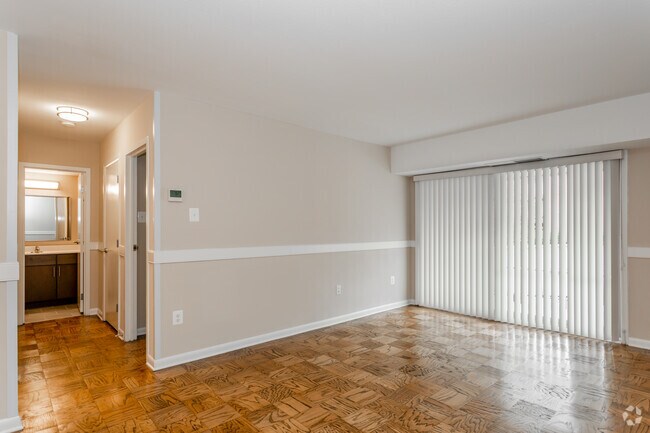 1BR, 1BA - 650SF