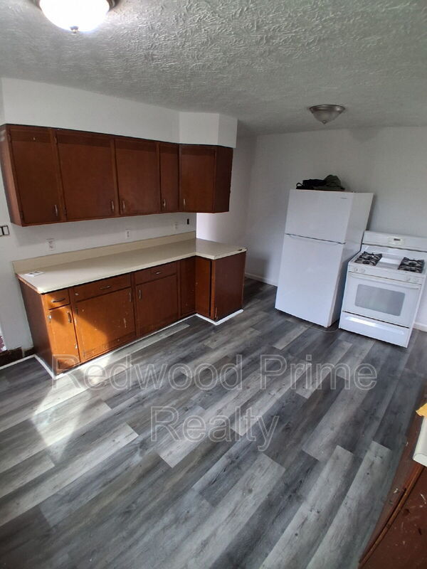 Photo - 534-536 Russell Ave