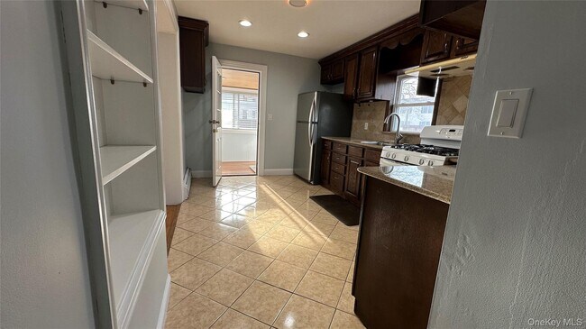 Photo - 273 N Washington St Unit Apt 2