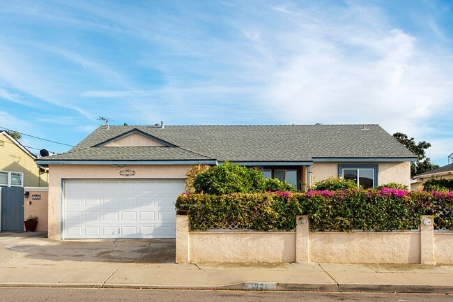 Building Photo - 1921 Rowan St