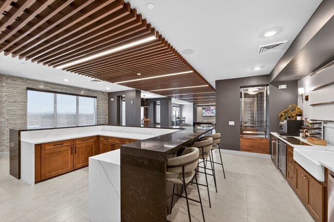 Refinery at Pointe17