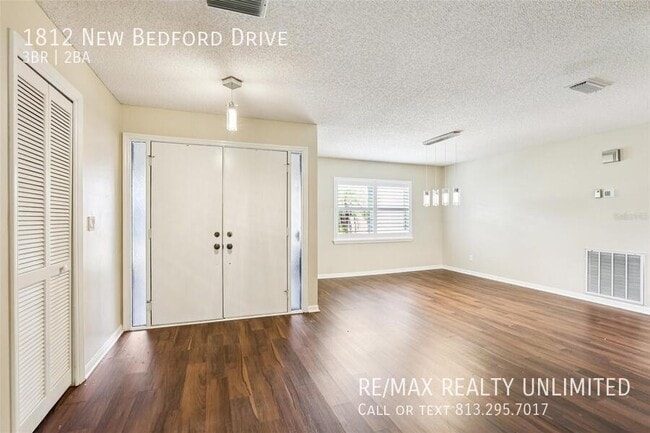 Photo - 1812 New Bedford Dr