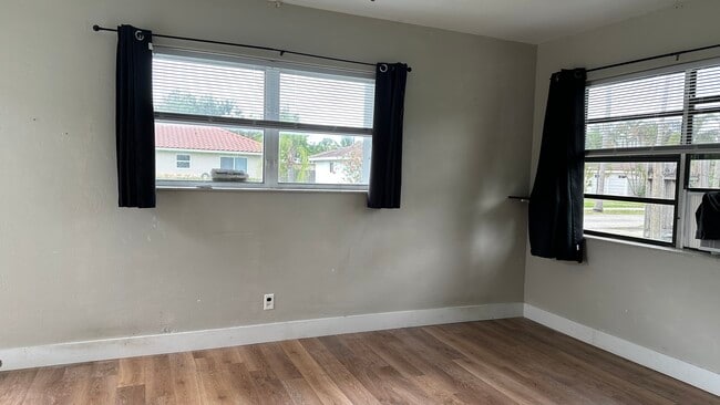 Photo - 2640 SE 3rd St Unit Front