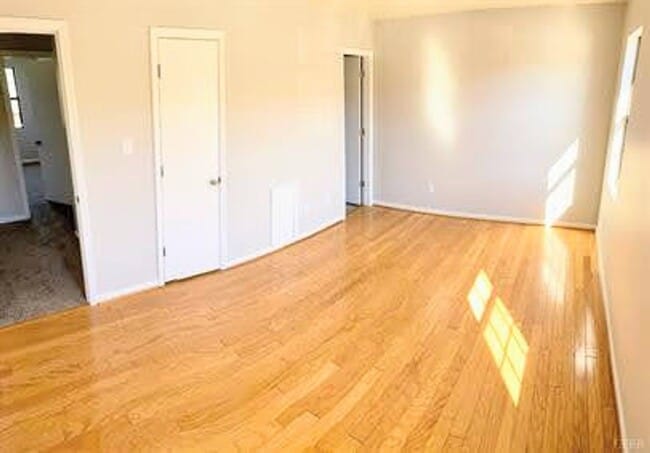 Photo - 3 Bedroom Townhome- Convenient Location!