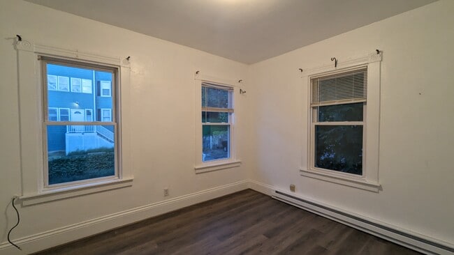 Building Photo - 104 Rodney St Unit 1